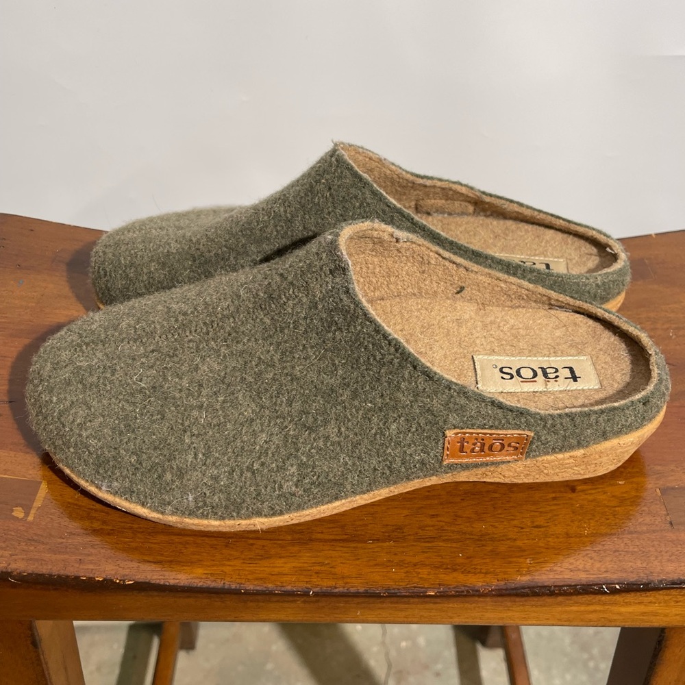 Taos Footwear Olive Wool Slip-Ons - Picture 2 of 4